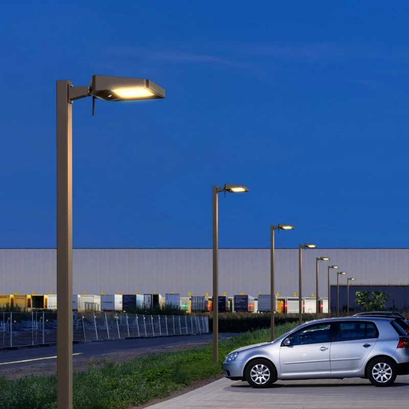 Glovii lampione LED a energia solare autonomo con controllo tramite app, sensore PIR e flusso luminoso elevato