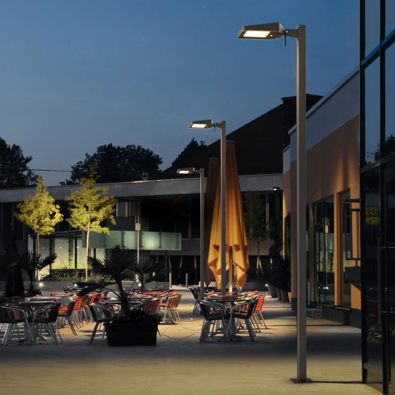 Glovii lampione LED a energia solare autonomo con controllo tramite app, sensore PIR e flusso luminoso elevato