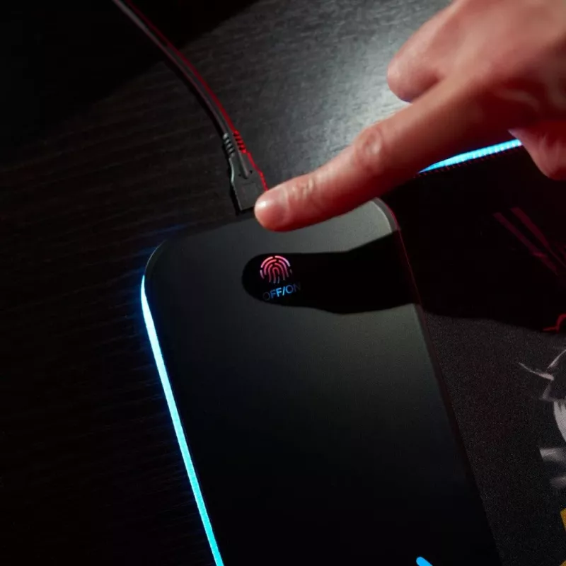 Numskull tappetino per mouse Mortal Kombat + ricarica wireless 30x80cm