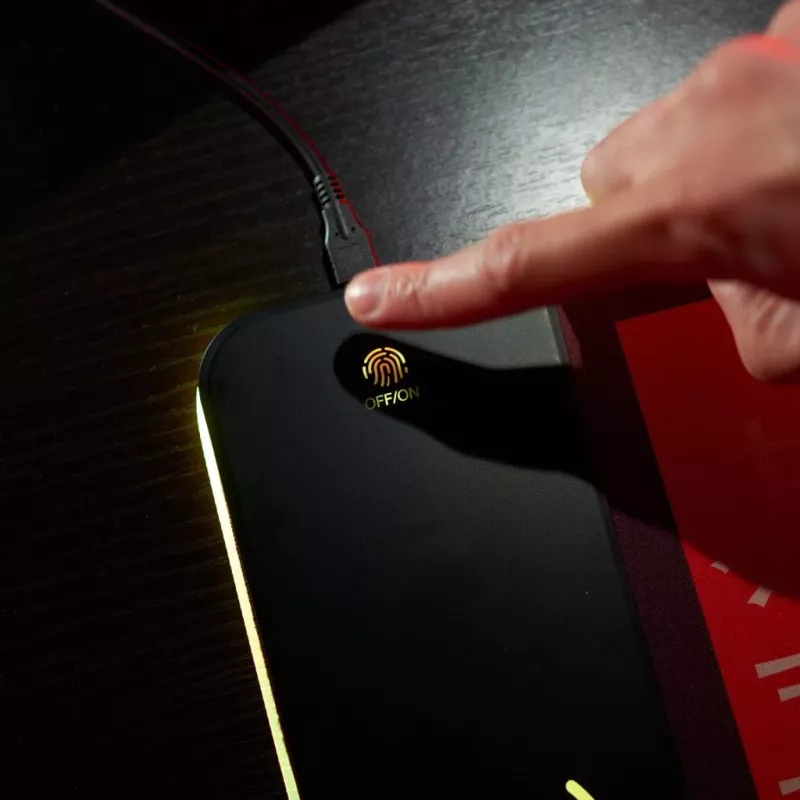Numskull tappetino per mouse House of the Dragon + ricarica wireless 30x80cm