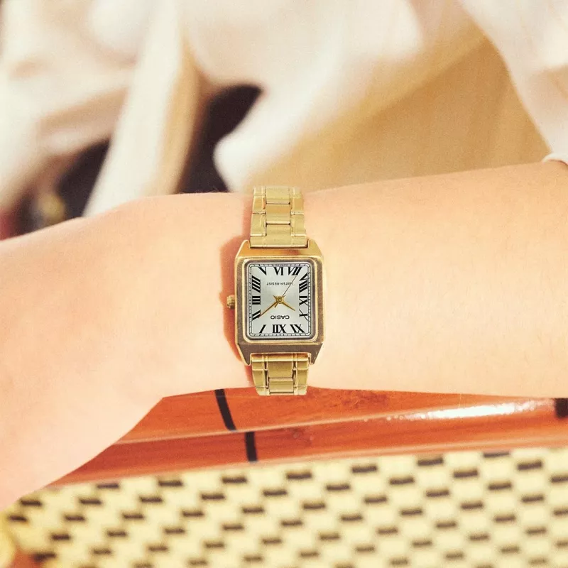 CASIO LTP-V007G-9BUDF Orologio da donna analogico, oro