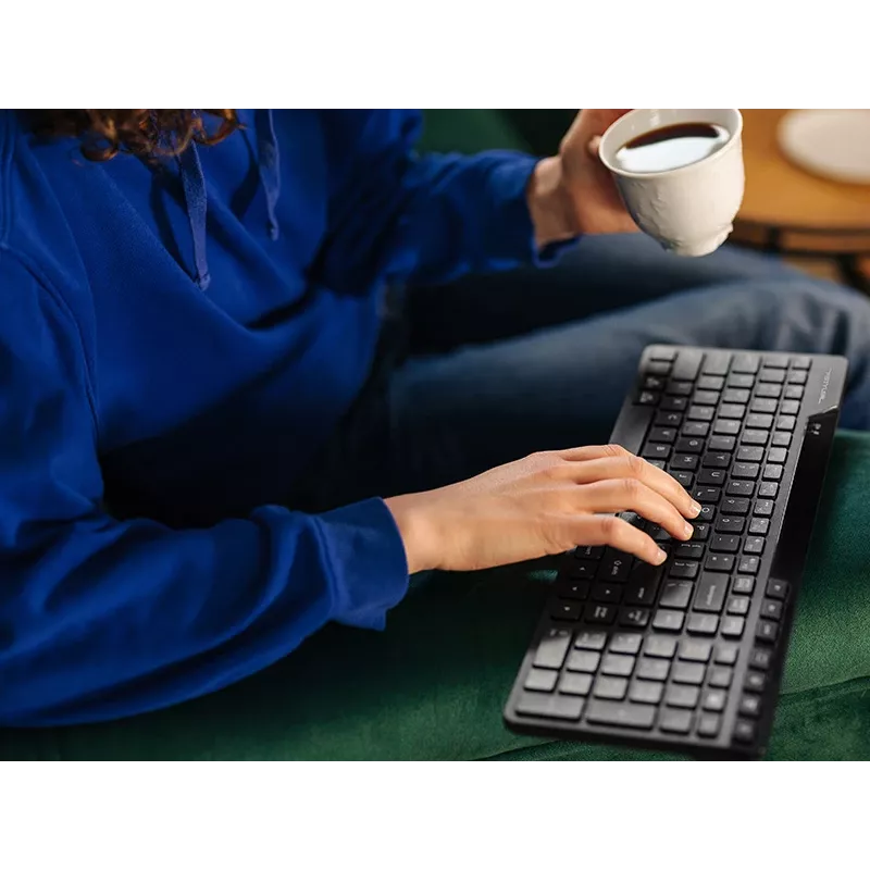 A4Tech Fstyler FBK27C AS Tastiera silenziosa 2,4GHz+BT, nera