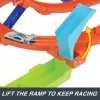 Hot Wheels Action Loop Cyclone Challenge Set pista con auto giocattolo in scala 1:64, facile da riporre