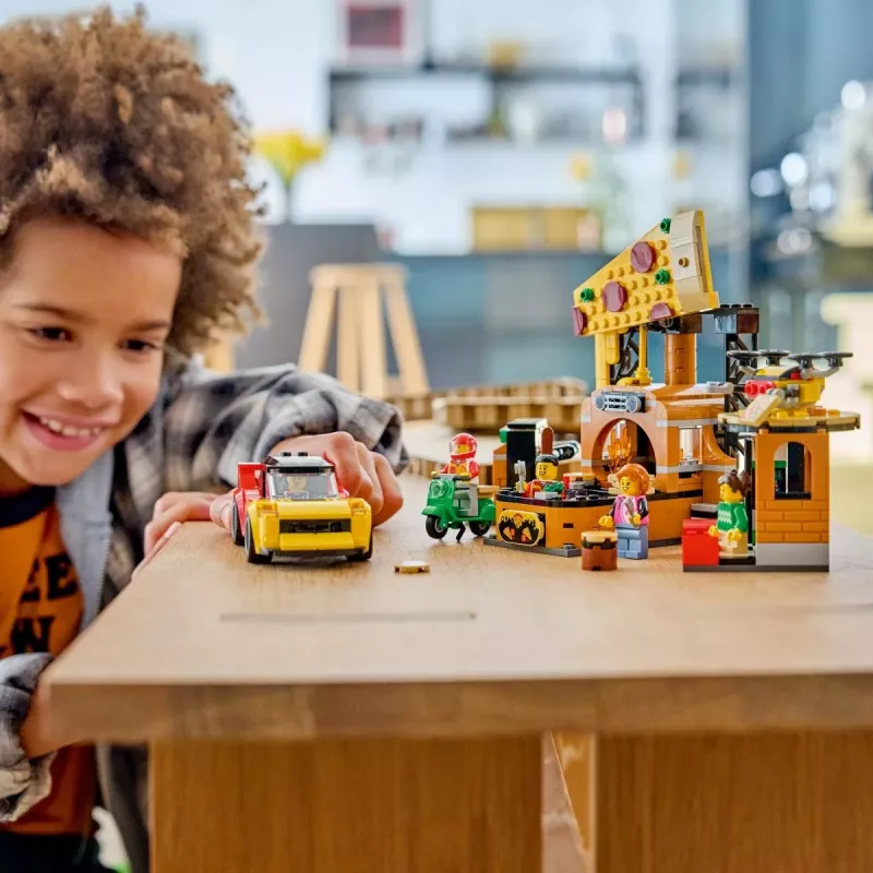 LEGO City 60496 Servizio di consegna pizza con veicoli (494 pezzi)