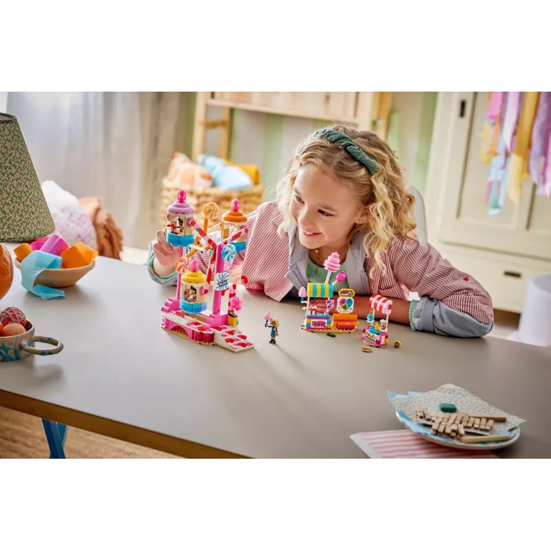 LEGO Friends 42700 Ruota panoramica di dolci e cupcake (602 pezzi)