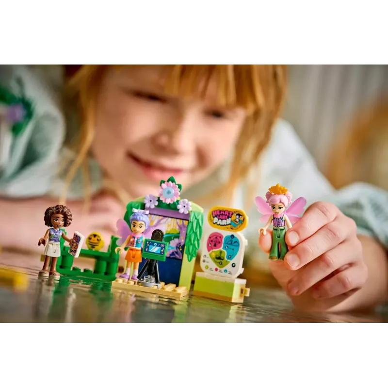 LEGO Friends 42702 Giostra rotante delle tazze da tè con fiori e fate (321 pezzi)