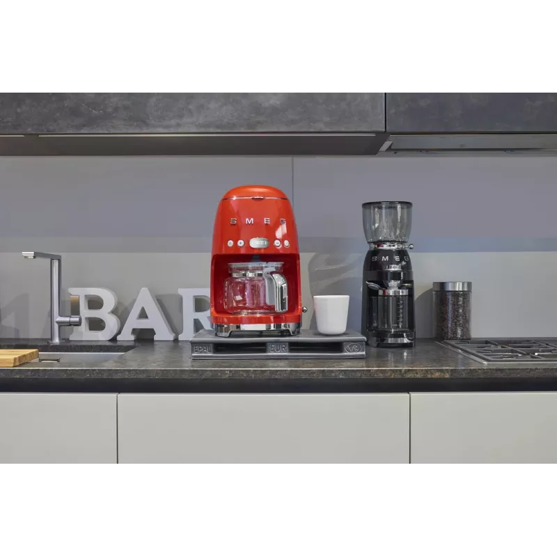 Smeg DCF02RDEU Macchina per caffè filtro 50's Style 10 tazze 1,4 l rosso