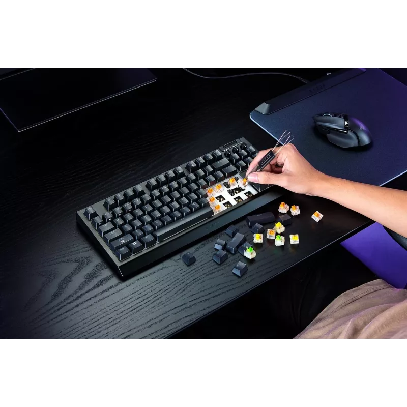 Razer BlackWidow V4 Tenkeyless HyperSpeed Orange Switch Tastiera - Layout US