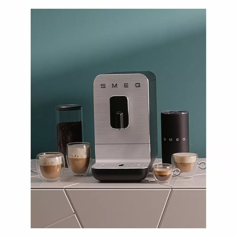 SMEG BCC11BLMEU macchina da caffè automatica con funzione vapore, nero opaco