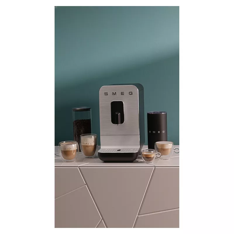 SMEG BCC11BLMEU macchina da caffè automatica con funzione vapore, nero opaco