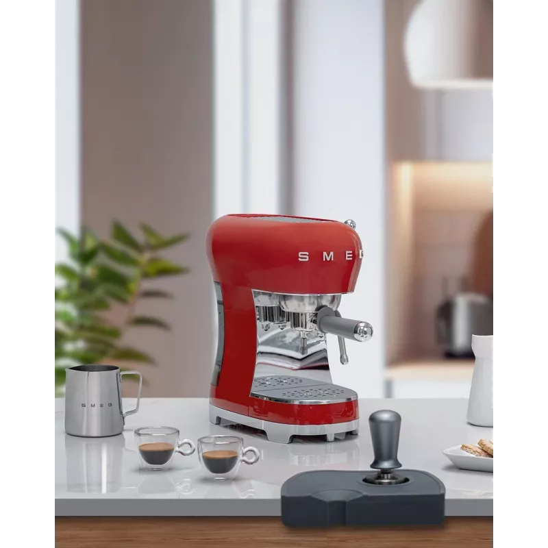 Smeg ECF02RDEU macchina per espresso manuale 50's Style 1,1 L rossa