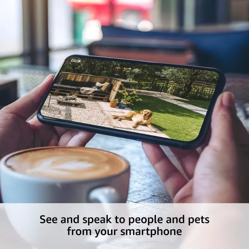 Amazon Blink Outdoor 4 sistema di telecamere di sicurezza smart wireless (2 telecamere + Sync Module Core) - 1080p HD, visione notturna a infrarossi, audio bidirezionale, resistente alle intemperie, nero
