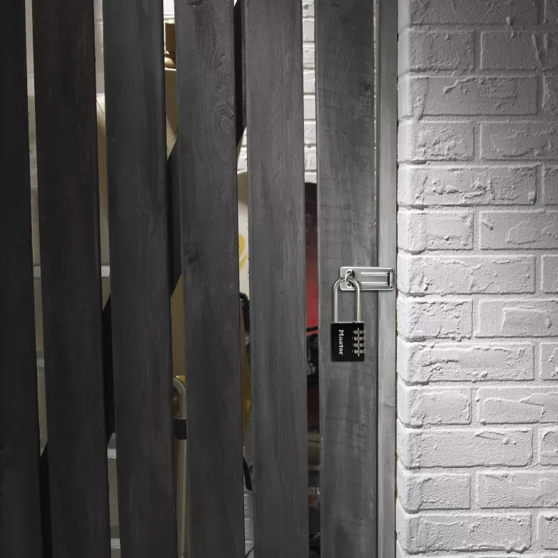 Master Lock 7640EURDBLK lucchetto a combinazione 40mm larghezza archetto, archetto in acciaio temprato, 4 cifre reimpostabile, argento/grigio