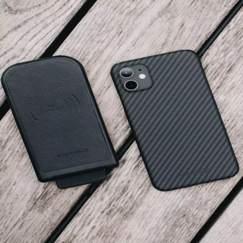 Evelatus Custodia premium in carbonio ECCI11 per Apple iPhone 11 Pro nero