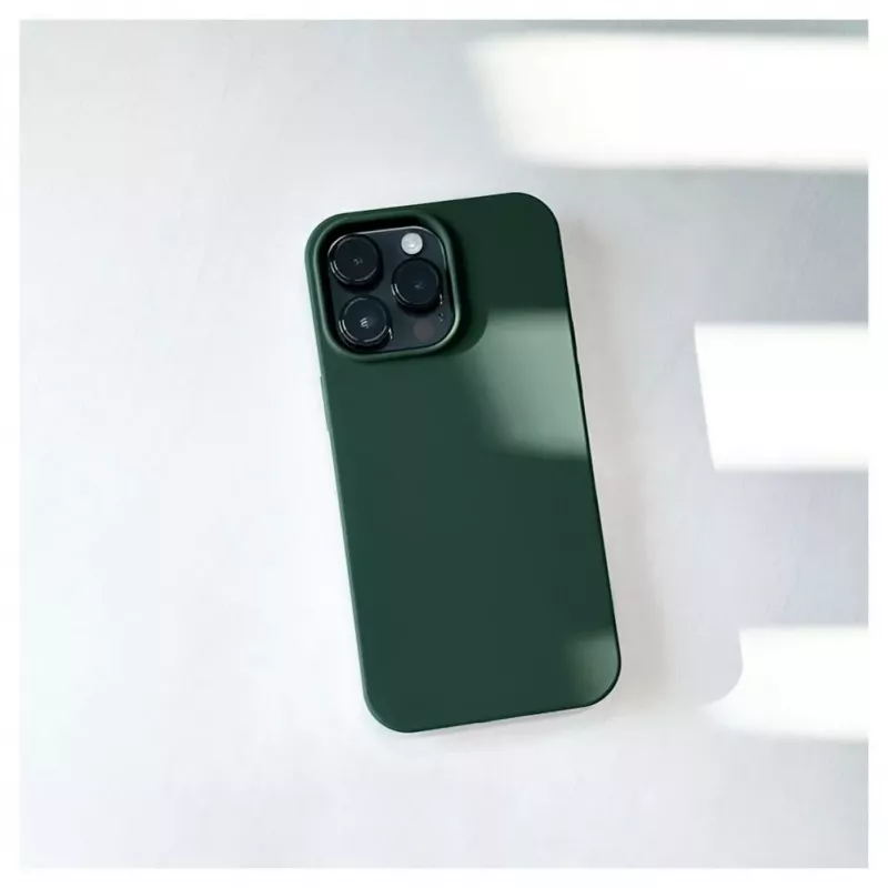 Evelatus Custodia in silicone Premium Soft Touch per Apple iPhone 15 Pro oliva scuro