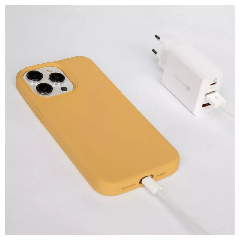 Evelatus Custodia in silicone Premium Soft Touch per Apple iPhone 15 Pro Max oro