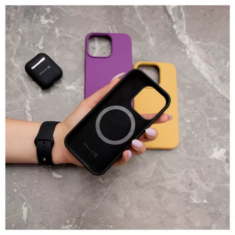 Evelatus Custodia in silicone Premium MagSafe Soft Touch per Apple iPhone 15 Pro viola intenso