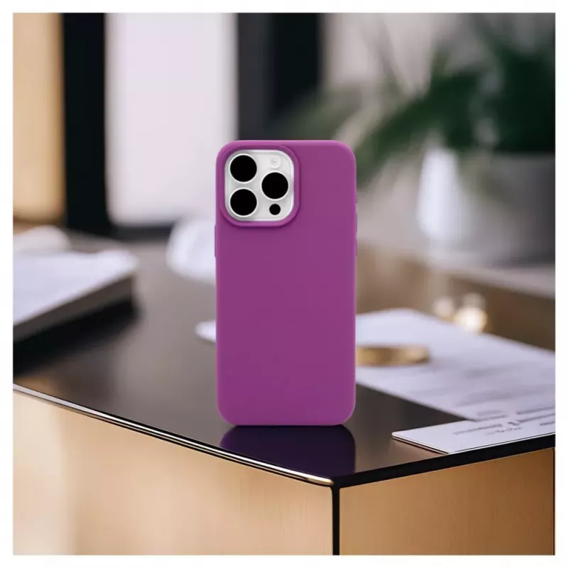 Evelatus Custodia in silicone Soft Touch Premium MagSafe per Apple iPhone 15 Pro Max viola profondo