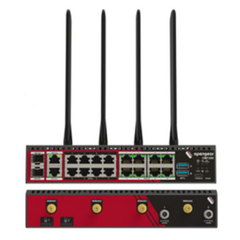 Opengear OM1308-8E-C con 8 porte RS-232 (X1/X2 selezionabili) e switch 8x 1GbE