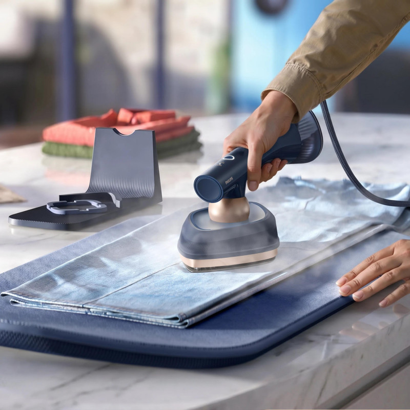 Philips OneTurn 2-in-1 ferro da stiro a vapore GC215/20 Navy Blue