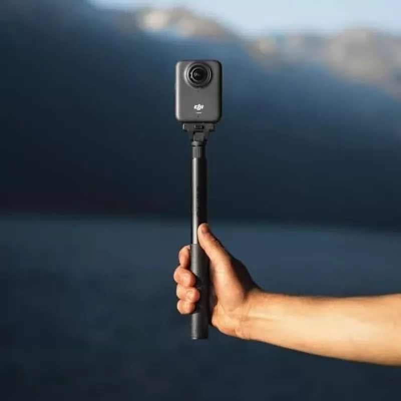 DJI Osmo 360 Adventure Combo CP.OS.00000442 action camera 8K 360°, 120 MP, CMOS da 1/1,1 pollici, display da 2 pollici, 128 GB, Wi-Fi, IP68