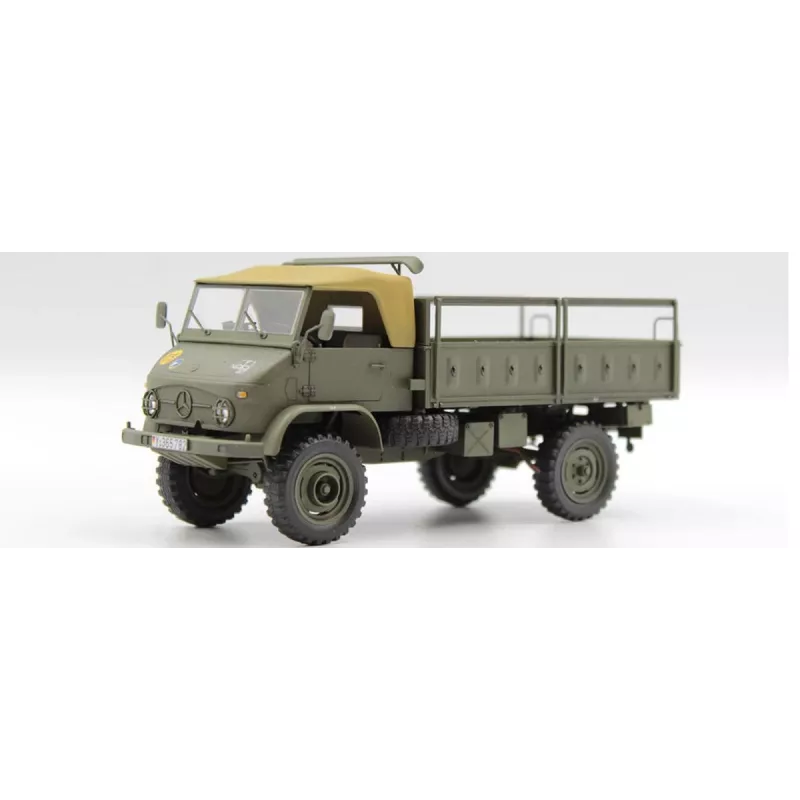 Modellino in plastica UNIMOG 404 S 1/35