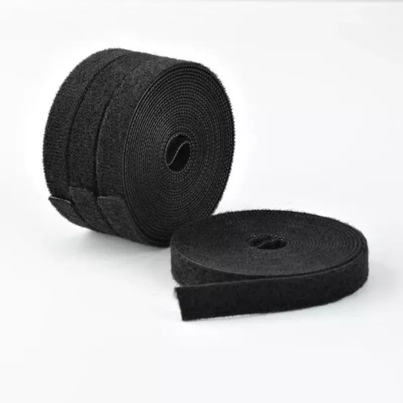 StarTech.com Rotolo di nastro a chiusura in velcro - 4,6 m - Nero (confezione da 4)