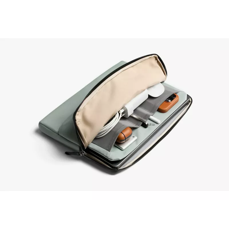 Bellroy Laptop Caddy 16 - custodia per laptop 16 pollici con tasche per accessori (eucalipto)