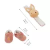 Kaloo Set regalo 2-in-1 coniglietto (sonaglio + booties) collezione Petites Chansons
