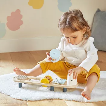 Janod Sweet Cocoon Tavolo attività musicale - design Verme, 5 strumenti, legno FSC, da 12 mesi
