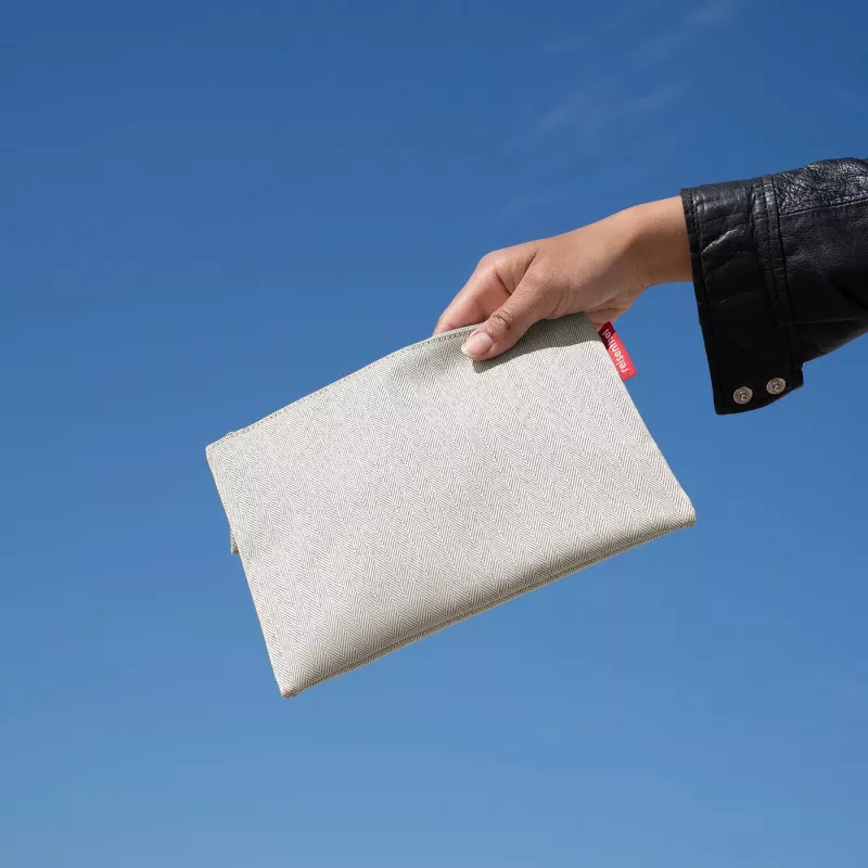 Reisenthel Case 1 Herringbone Sand Pochette beauty