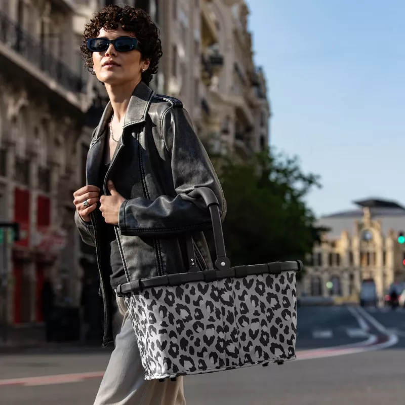 Reisenthel Carrybag Frame Leo Nero Cesto per la spesa 22L nero leopardo
