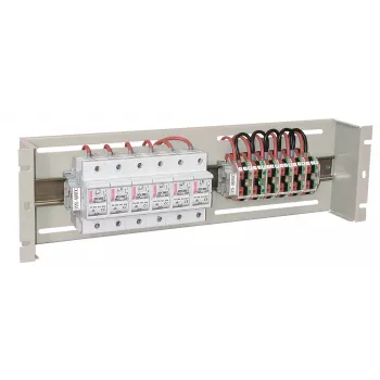 EFB-Elektronik 19 pollici 3U distribuzione di energia / custodia per interruttori di protezione, RAL 9005 nero intenso