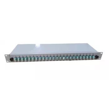 EFB Elektronik breakout box parzialmente equipaggiata con 24 connettori femmina LC duplex OM3