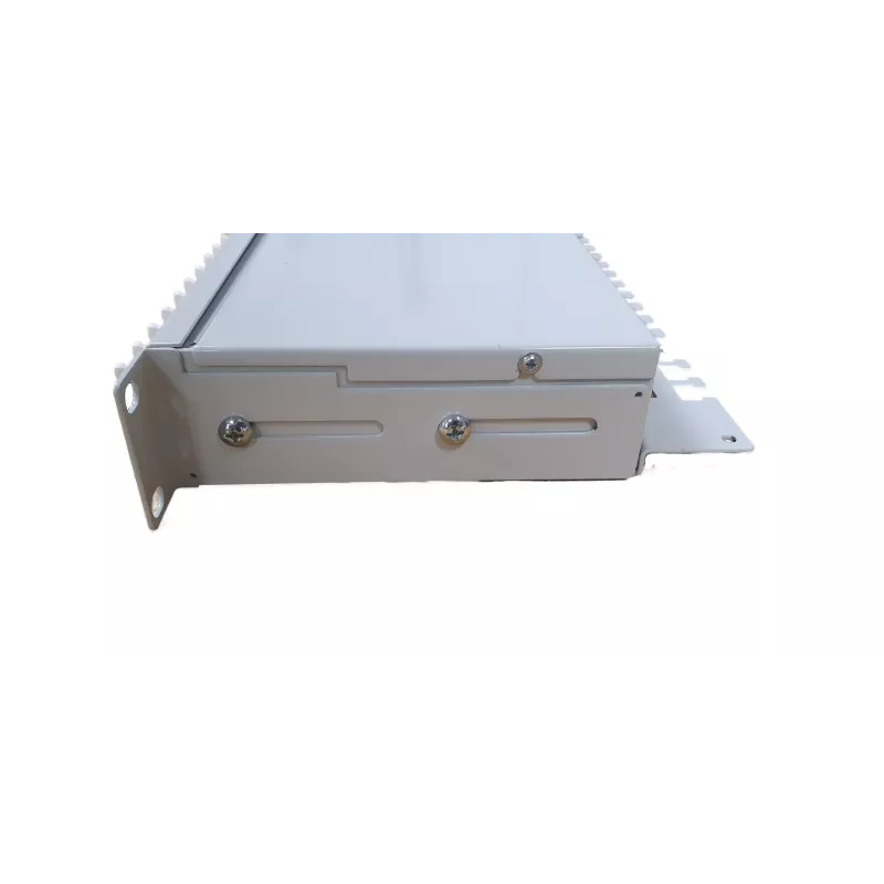 EFB Elektronik breakout box parzialmente equipaggiata con 24 connettori femmina LC duplex OM3