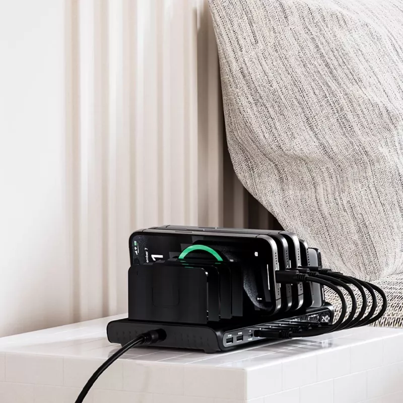 UNITEK Stazione di ricarica 10 porte USB-C e USB-A 240W