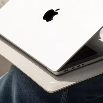 Native Union Stow Slim Sleeve per MacBook 13/14 pollici - Sandstone