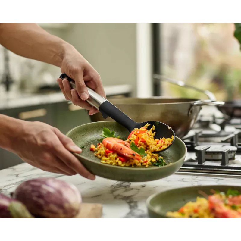 Joseph Joseph Elevate cucchiaio pieno in acciaio inox e silicone