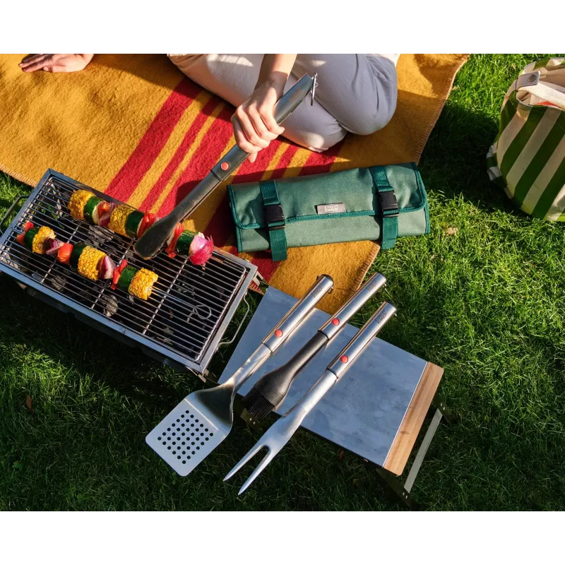 Joseph Joseph GrillOut Black pennello da barbecue in silicone con manico allungabile