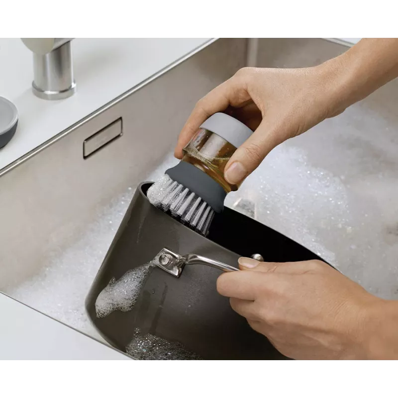 Joseph Joseph Palm Scrub Grey spazzola lavapiatti con dispenser di detersivo integrato