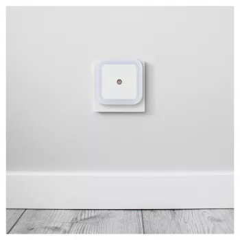 ENTAC luce notturna 0,5W quadrata bianco caldo con sensore crepuscolare