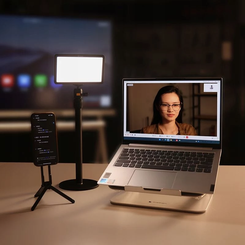 ULANZI K6500 9W RGB LED Video Fill Light con fissaggio magnetico, controllo app Bluetooth, display OLED