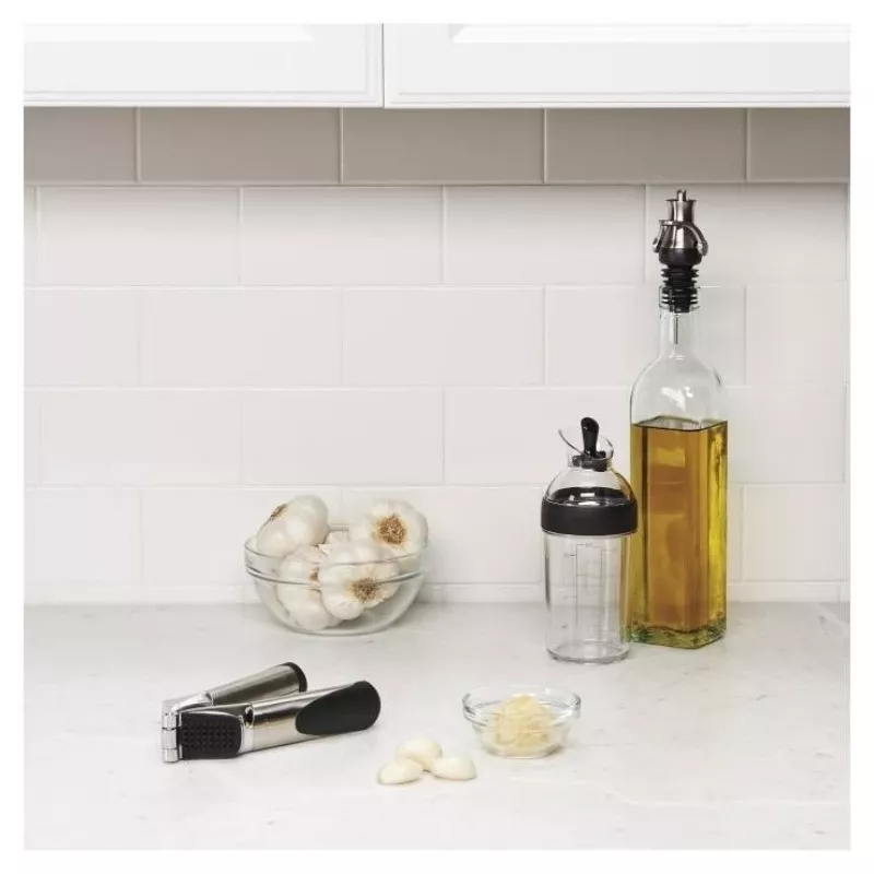 OXO Good Grips shaker per condimento insalata 236 ml nero