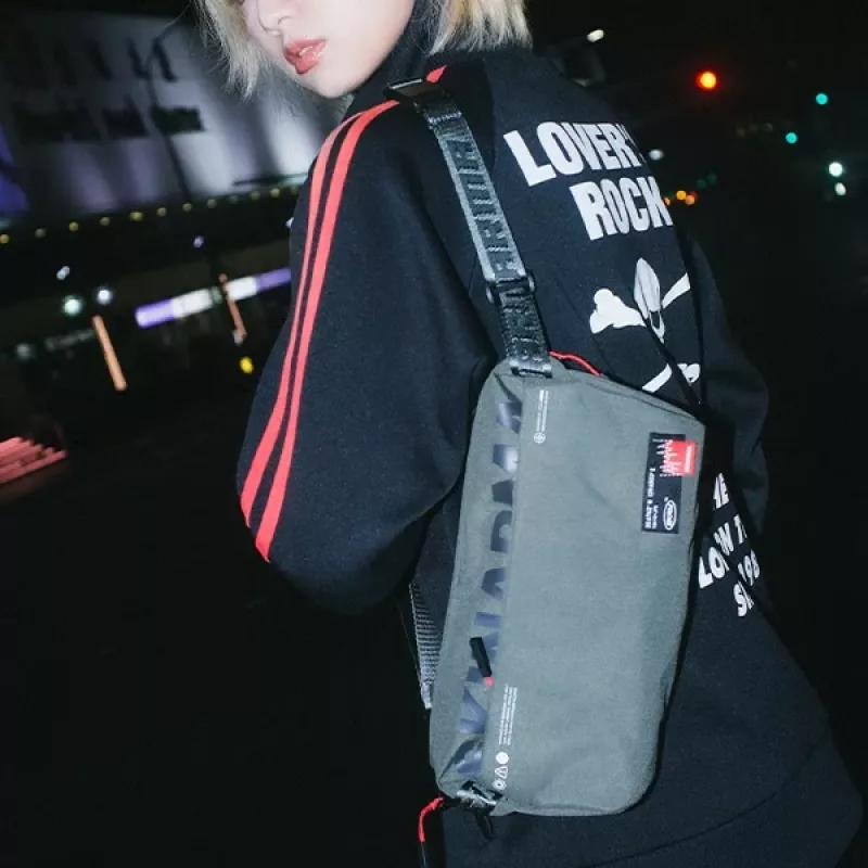 SKINARMA Borsa crossbody Fardel avorio