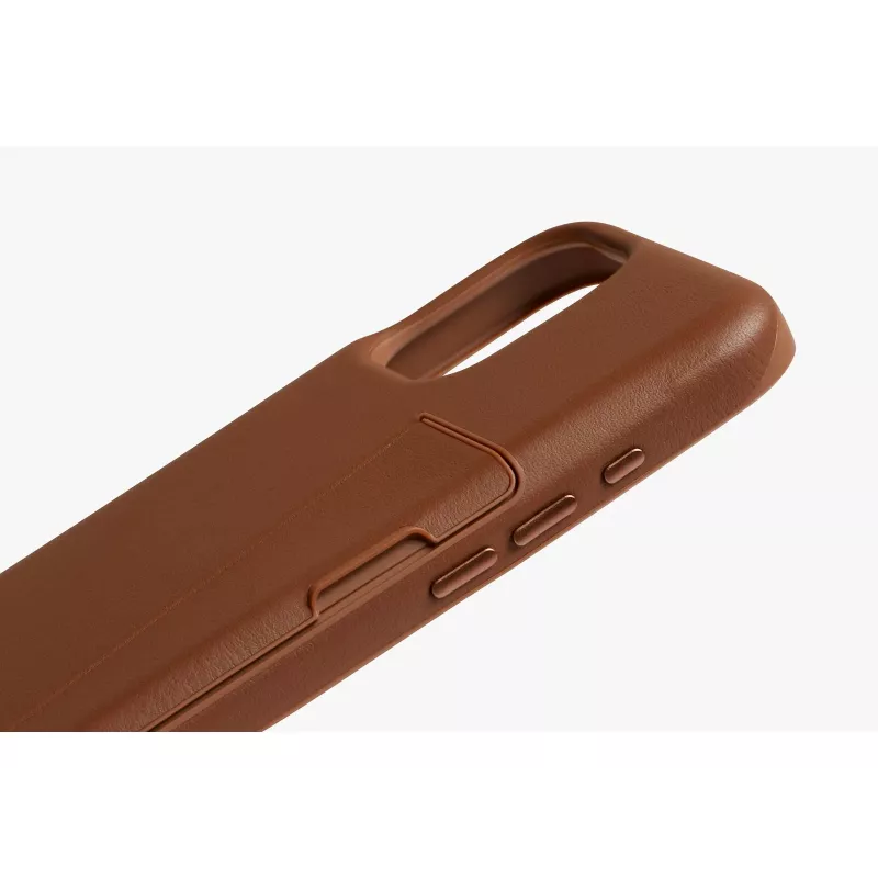 Bellroy Leather Card Case per iPhone 16 Plus, marrone