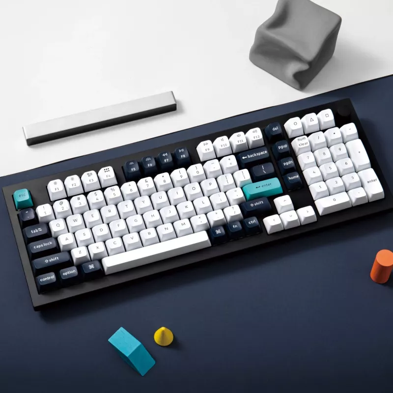 Keychron Q5M-M1 Tastiera meccanica 96%, Gateron G Pro Red Switch, RGB Hot-Swap, Bluetooth 5.1 e USB-C, case in alluminio