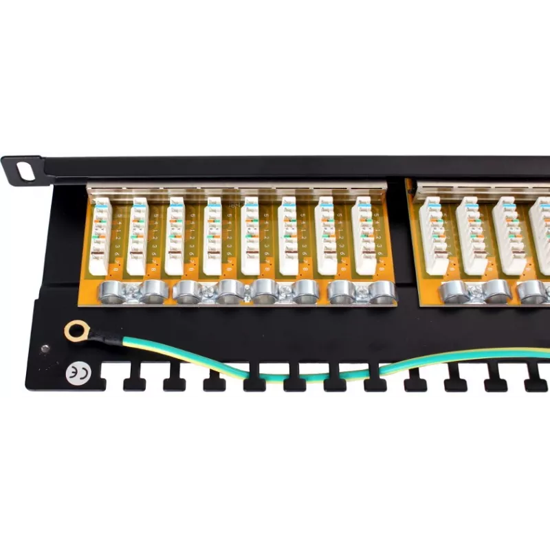 GETFORT PGF-6FTP24-B8 patch panel FTP Cat.6 24 porte 0.5U nero