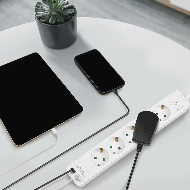 Ciabatta LogiLink LPS280U, 5 prese AC, 2 porte USB (USB-A e USB-C), 17W, bianco