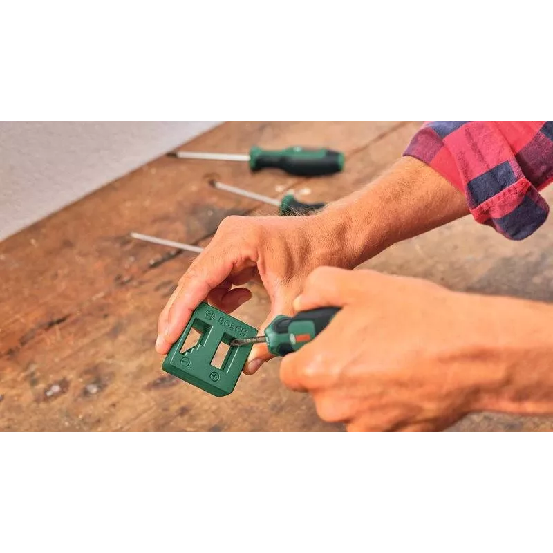 BOSCH set misto di cacciaviti 39 pezzi con supporto, verde/nero