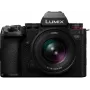 Panasonic Lumix DC-S5 Mark II fotocamera system con obiettivo Lumix S 50mm f/1.8 - nero